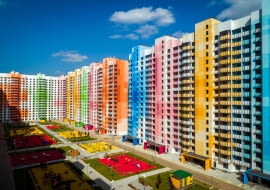 Metamorfoza osiedla z wielkiej płyty na osiedlu Dmitrovskoe Shosse w Moskwie.