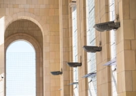 01.10.2018 Warszawa , Plac Defilad , PKiN . Wewnetrzna elewacja tarasu widokowego , ktora zostala oczyszczona pilotazowo przed planowanym czyszczeniem calego budynku . Fot. Maciek Jazwiecki / Agencja Gazet SLOWA KLUCZOWE: architektura budynek czyszczenie konserwacja palac kultury pkin socrealizm taras widokowy