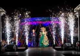 Prezydent Zbigniew Burzyński wraz z tegoroczną Królową Róż Kają Górską