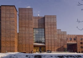 Kościół p.w. św. Stanisława Kostki na wrocławskim osiedlu Huby wzniesiony wg. projektu Stefana Mullera.