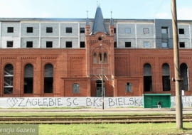 Na nadbudówce widać wzorzec elewacji hotelu Mercure, który będzie "wciśnięty" do starej części XIX-wiecznego kompleksu