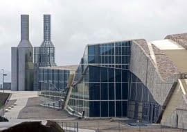 Miasto Kultury Galicji w hiszpańskim Santiago de Compostela według projektu słynnego dekonstruktywisty Petera Eisenmana