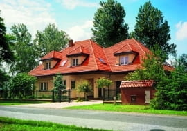 Dachówki cementowe stają się coraz popularniejszym materiałem do krycia dachu