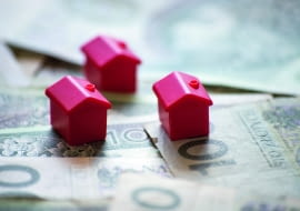 Dodatek węglowy to określenie świadczenia, które zasili budżety domowe gospodarstw domowych wykorzystujących do ogrzewania węgiel lub paliwa węglopochodne. Podobny cel – pomoc finansową właścicielom domów – mają pozostałe dopłaty (dodatek energetyczny, dopłaty do prądu i inne formy „osłonowe”)