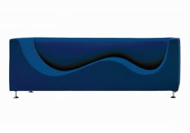 Na zdjęciu przedstawiamy jedną z serii trzech luksusowych sof. Inspiracją do ich powstania był kształt leżącego człowieka. kanapa jest bardzo wygodna. Można na niej leżeć z nogami lekko uniesionymi do góry. producent: Cappellini