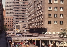 ?Pasa na cianie WschodniejWarszawa, 1975autor: Jaboski8BIM%1}|WICC_PROFILE"APP