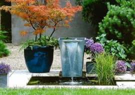 JEZIORKO WODA STAW ZBIORNIK WODNY OCZKO WODNE DONICA DONICZKA POJEMNIK WODOSPAD KASKADA MUR BETONOWY KLON PALMOWY ACER PALMATUM DRZEWO LISCIASTE JESIEN LISC CZERWONY HORTENSJA HYDRANGEA KRZEW LISCIASTY FOT. MAGDALENA TOMZYNSKA SLAJD MALY PUBLIKACJA OGRODY NR 12 (68) - 12.2004 SLOWA KLUCZOWE: OGRODY ROSLINY