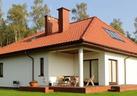 Dachówka ceramiczna czy cementowa - którą wybrać?