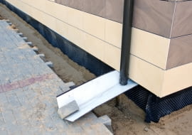 Izolacja fundamentów, czyli jak ochronić dom przed wilgocią