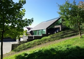 Dom na skarpie w Płocku. Proj. MAG Architekci Marcin Grzyb