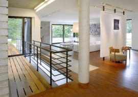 ONE TIME USE ONLY DO JEDNOKROTNEJ PUBLIKACJI DOM JEDNORODZINNY , MUROWANY , TRZYKONDYGNACYJNY , WNETRZA FOT. HANNA DLUGOSZ PUBLIKACJA LADNY DOM NR 4 (102) - 4 2007