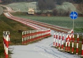 Ścieżka rowerowa przy drodze krajowej nr 5 na odcinku między miejscowościami: Psary i Wysoki Kościół