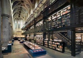 księgarnia w Maastricht; projekt: Merkx Girod