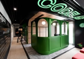 Wrocławskie biuro jak... dworzec Wrocław Główny