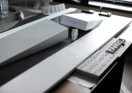 15.06.2010 WARSZAWA , ZWYCIEZKI PROJEKT KWATERY OFIAR SAMOLOTU PREZYDENCKIEGO POD SMOLENSKIEM , KTORY STANIE NA CMENTARZY POWAZKOWSKIM .