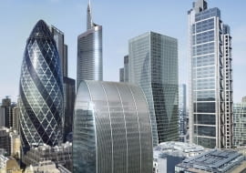 Po lewej widać "ogórka" - charakterystyczny biurowiec w Londynie.