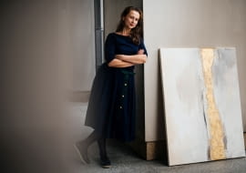 Czas zapisany w tkaninie: malarstwo Magdaleny Lenartowicz