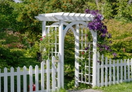 Pergola zamocowana przy pomocy webertec nomix marki Weber