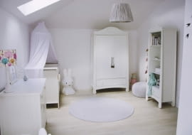 Śnieżnobiały pokój dla dziewczynki