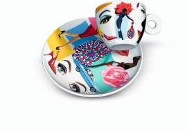 <B>Amatorzy kawy i herbaty przekonują, że na smak napoju ma wpływ uroda naczynia, w którym jest podany. Trudno temu zaprzeczyć! </B> <BR />Illy, Almodovar, porcelana, 130 zł