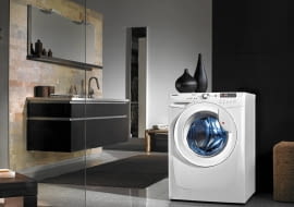 Pralko-suszarki nie są jeszcze zbyt popularne. Tymczasem z ich kupnem wiąże się kilka korzyści: wygoda, bo z bębna wyjmujemy suche już ubrania, oraz oszczędność miejsca w łazience i pieniędzy, bo wydamy mniej niż za osobną pralkę i suszarkę. <BR /> PRALKO-SUSZARKI. Z szybkim programem prania i suszenia VHW 854 ZD, wsad 8 kg/5 kg, zużycie wody 115 l, zużycie prądu 5,44 kWh, wirowanie maks. 1400 obr./min, 2 programy suszenia, 60 x 60 cm, wys. 85 cm, 3499 zł, Hoover