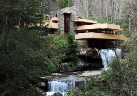 Wirtualne wycieczki po domach Franka Lloyda Wrighta. Co tydzień zwiedzanie innego obiektu. Na zdjęciu: Fallingwater