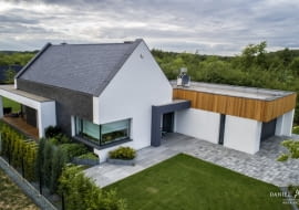 Fasada Roku 2019. Zwycięzca kategorii  "Budynek jednorodzinny nowy". Dom jednorodzinny w Konopiskach pod Częstochową. Proj. biuro FW Anta Studio Architektoniczne Daniel Cieślik
