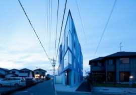 Flatiron- trójkątny budynek-żelazko autorstwa pracowni Eastern Design Office.