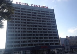 Hotel Centrum W Łodzi w trakcie rozbiórki