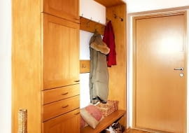 14.11.2006 WARSZAWA DLA CZTERY KATY METAMORFOZA PRZEDPOKOJ SZAFA WIESZAK LUSTRO STYLISTKA: ANETA KOSIBA FOT. LUKASZ ZANDECKI / AGENCJA GAZETA