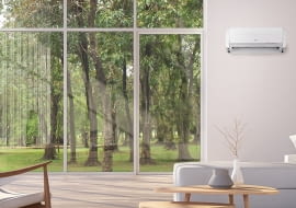 Nowoczesne, dobrej klasy klimatyzatory działają tak, że chłodne powietrze jest równomiernie rozprowadzane w pomieszczeniu. Dzięki temu nie powstają przeciągi