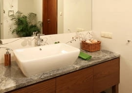 LAZIENKA , WNETRZE , OSWIETLENIE