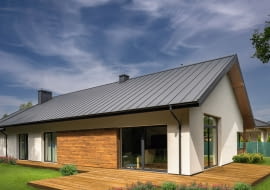 Dom jednorodzinny w Niwach - panel dachowy NA RĄBEK, system rynnowy NIAGARA - wykonawca DEKPOL Mirosław Szwarc