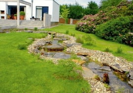 ONE TIME USE ONLY DO JEDNORAZOWEGO UZYCIA NIEMCY WUPPERTAL DOM OGROD PRYWATNY AUTORZY OGRODU : ARCHITEKT KRAJOBRAZU MARCIN GASIOROWSKI I JACEK PLAZA NZ STRUMIEN FOT. MARCIN GASIOROWSKI PUBLIKACJA OGRODY NR 4 (120) - 4 2009