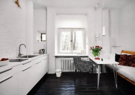 WNETRZA , KUCHNIA , PODLOGA - MALOWANE DESKI STYLIZACJA JOANNA JURGA FOT. MONIKA LEWANDOWSKA / PHOTOTAPETA PUBLIKACJA CZTERY KATY NR 7 (225) - 7 2010 SLOWA KLUCZOWE: WNETRZE KUCHNIA PODLOGA ZDJĘCIE DO WKŁADKI: PUBLIKACJA CZTERY KATY NR 7 (225) - CZASOPISMA