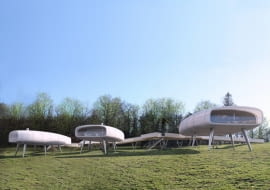 Futurystyczne pawilony jako centra badawcze zaprojektowane przez Dagmarę Oliwę i Anitę Luniak. Nagrodzone Golden A'Design Award w konkursie A'Design Award & Competition.