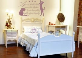 <B>Dla malucha - zabawne zwierzątka albo ukochane postacie ze świata bajek. Dla nastolatka - wizerunki ekranowych idoli lub sentencje o miłości. Dla każdego znajdą się naklejkowe ozdoby stosowne do wieku i zainteresowań. A ile zabawy można mieć podczas wspólnego naklejania na ścianę!</B> <BR >NAKLEJKA. Kotki dwa, 120 x 80 cm, 167 zł, naklejkiscienne.pl