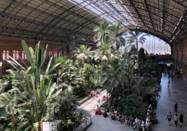 Dworzec kolejowy Atocha w Madrycie.
