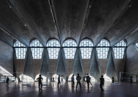 Hala gimnastyczna na kampusie Uniwersytetu Tianjin w Chinach, projekt: Atelier Li Xinggang Finalista w kategorii: Życie architektury/ budynki w użyciu