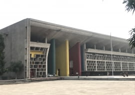 Gmach Sądu Najwyższego, Czandigarh, projekt: Le Corbusier