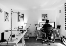 Na co zwrócić uwagę wybierając krzesła biurowe?