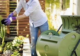Kompostownik obrotowy. Kompostownik powinien zapewniać rozkładającym się w nim resztkom dobre napowietrzenie, odpowiednią wilgotność i temperaturę