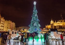27.11.2016 Krakow . Choinka na Rynku Glownym . Fot. Mateusz Skwarczek / Agencja Gazeta SLOWA KLUCZOWE: swieta ozdoby choinka rynek krakow