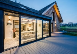 Gotowy projekt domu - metamorfoza. Katalogowiec w Dolinie Kluczwody zmienil się w oryginalny, nowoczesny dom Emil 2.0. Proj. Agnieszka Brzostek z pracowni AB Concept Design i Wojciech Gawinowski z Vostok Design