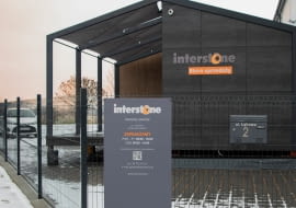 Interstone to firma z ponad dwudziestoletnią tradycją. Sprowadza najwspanialsze okazy kamienia  aż z 15 krajów świata, m.in. z Brazylii, Chin, Indii, Portugalii, Wietnamu, Hiszpanii czy Włoch.