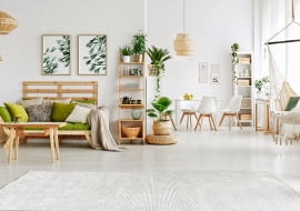 Egzotyczne rośliny, kolorowe ptaki, soczyste owoce oraz naturalne materiały przeniosą nas na daleką, gorącą wyspę.