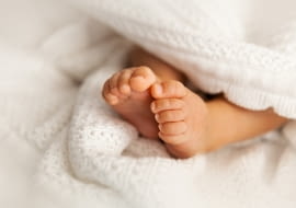 Ładny i praktyczny kocyk dla dziecka - jak wybrać najlepszy?