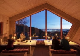 Kabina 'Fuglemyrhytta' w Oslo. Proj. Snohetta.