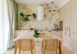 Mieszkanie w stylu boho w sercu warszawskiej Woli