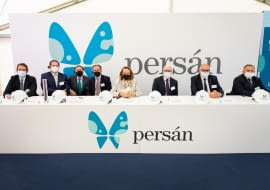 Podpisanie aktu erekcyjnego. Od lewej: Antonio Some Carrillo, Juan Moya Yoldi, Francisco Javier Moya Yoldi, José Moya Yoldi, Concepcion Yoldi Garcia, Jarosław Obremski, Cezary Przybylski, Jan Grzegorczyn.